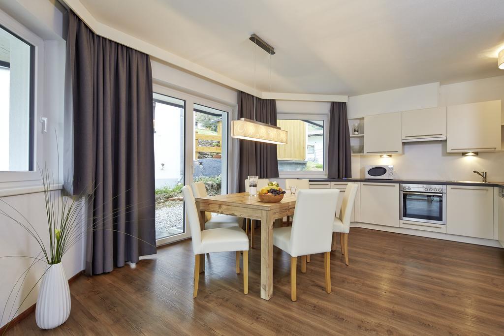 Alpendiamond Ski In & Bike Out Apartments Top 200, 400 & Penthouse 600 Ζόλντεν Δωμάτιο φωτογραφία