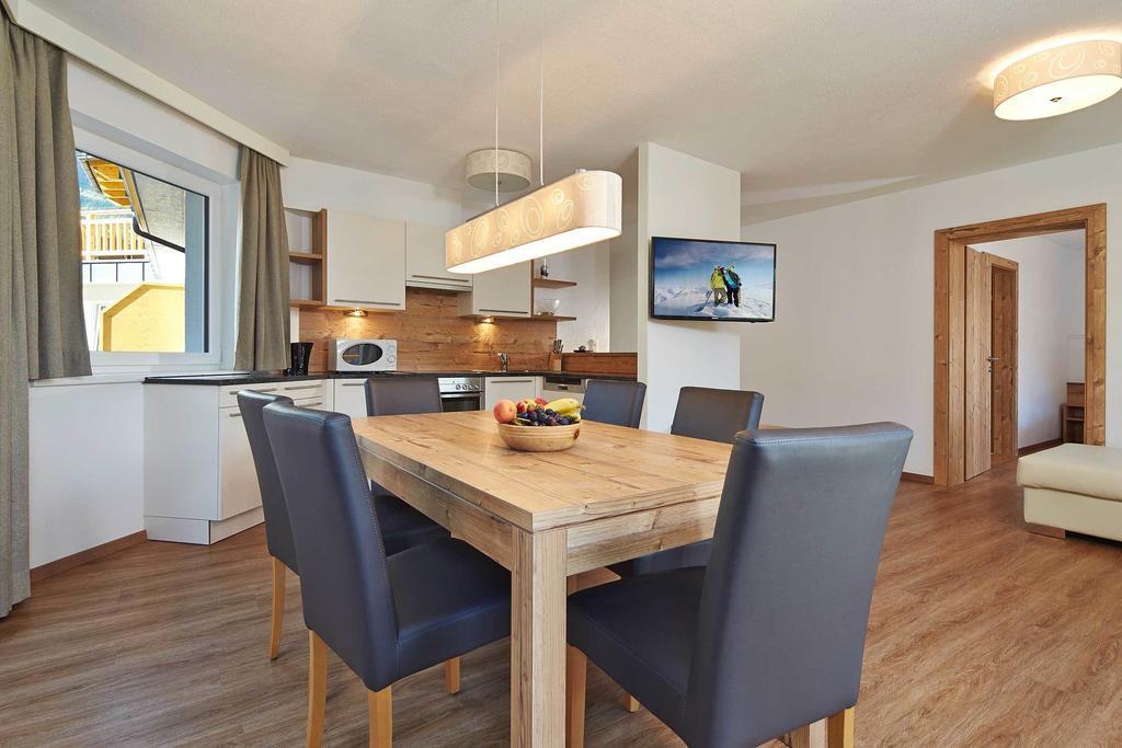 Alpendiamond Ski In & Bike Out Apartments Top 200, 400 & Penthouse 600 Ζόλντεν Δωμάτιο φωτογραφία
