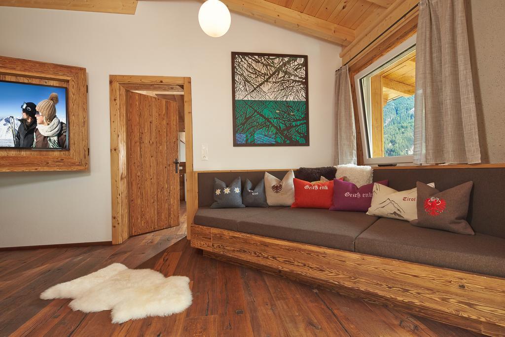 Alpendiamond Ski In & Bike Out Apartments Top 200, 400 & Penthouse 600 Ζόλντεν Δωμάτιο φωτογραφία